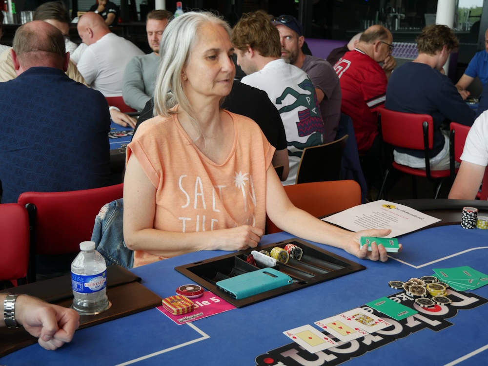 Danielle van Raamdsdonk Dealer