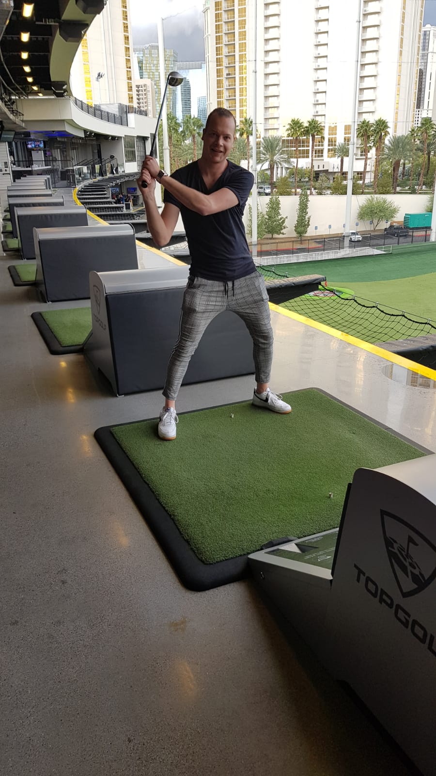 Dag 4 Roy je moet niet naar de camera kijken bij de golf swing Dag 4 Roy je moet niet naar de camera kijken bij de golf swing