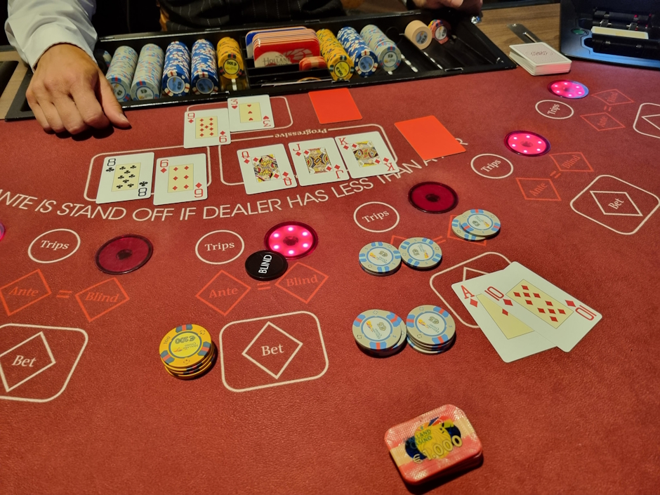 Royal Flush Jackpot Ultimate Poker HC