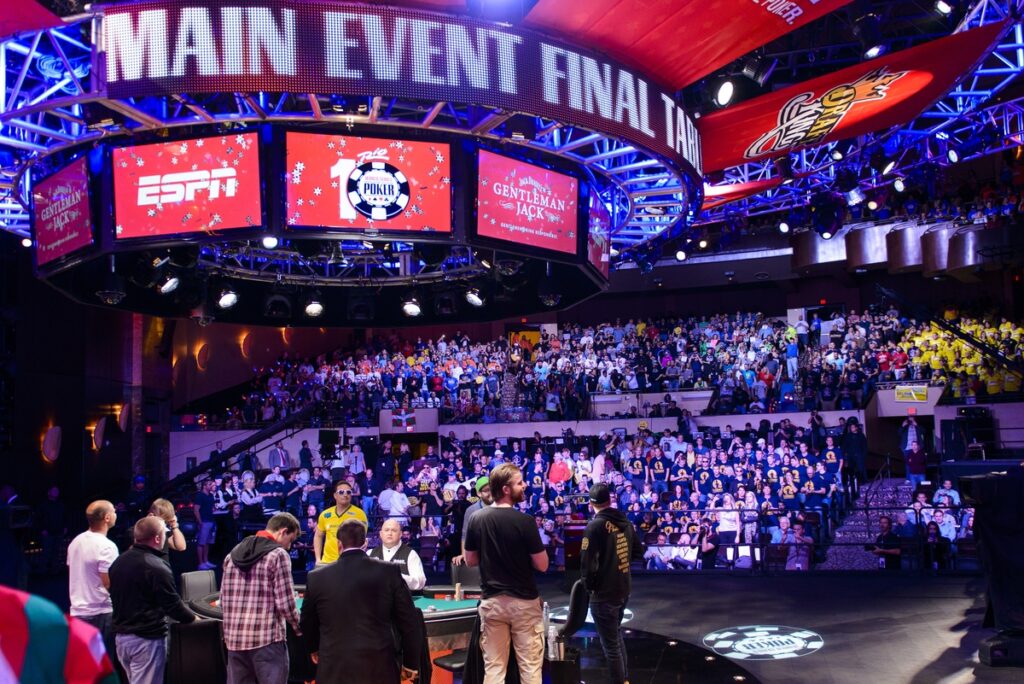 atmosphere Final Table Penn Teller Theater 2014WSOP Main Event65 Fin...