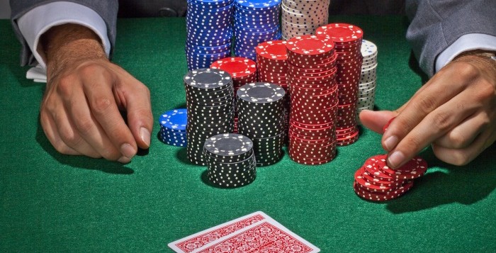 stack met kaarten 700x357