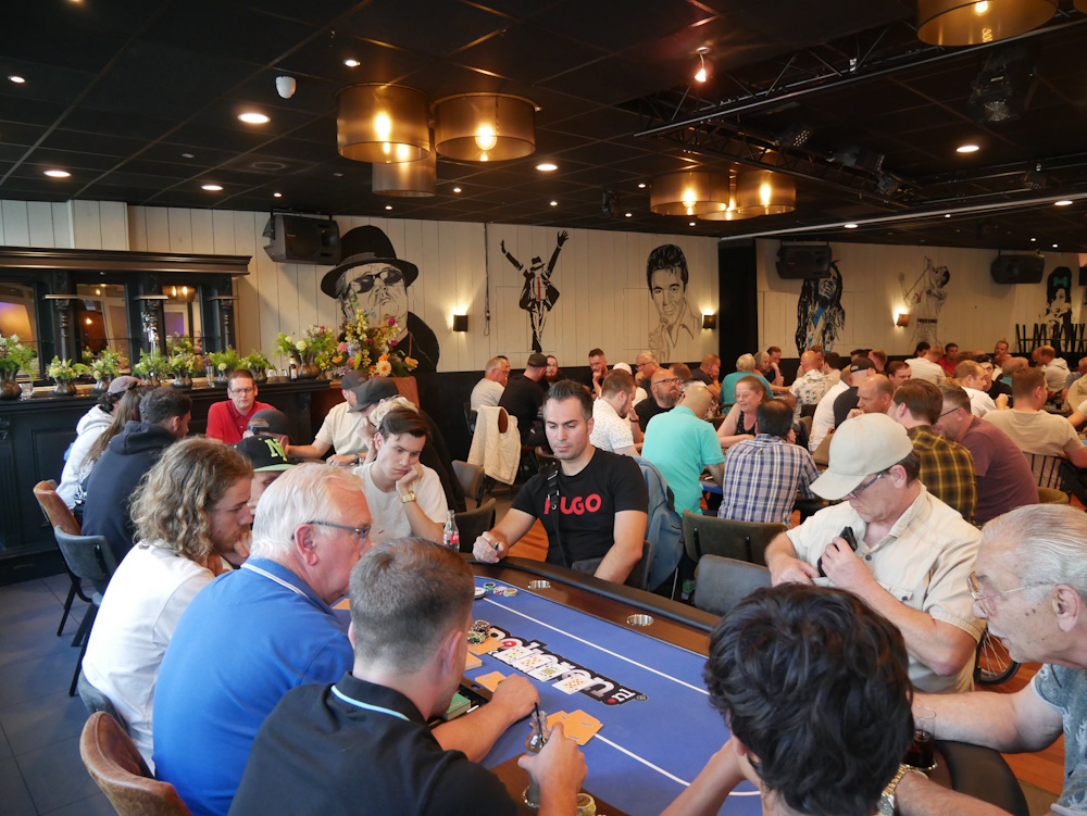 Foto Volle Zaal Cafe Bet Kolen Tilburg