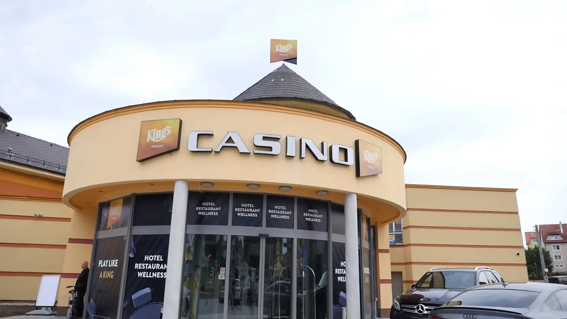 De ingang van het King's Resort Casino in Rozvadov.